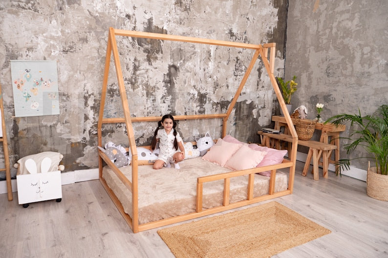 Busywood Montessori Twin Floor Bed - Engaging Toddler Playhouse & Climbing Frame for Modern Kids Rooms