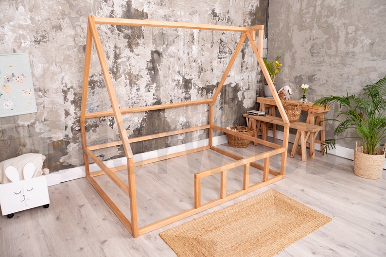 Busywood Montessori Twin Floor Bed - Engaging Toddler Playhouse & Climbing Frame for Modern Kids Rooms