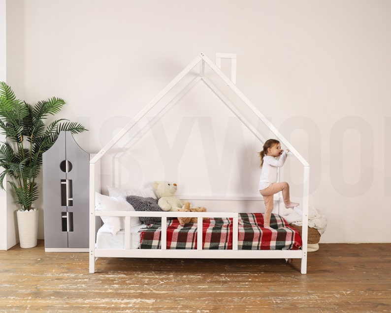 Premium Montessori Toddler House Bed with Canopy and Legs - Handmade Natural Alder Wood Furniture for Engaging Nursery Decor