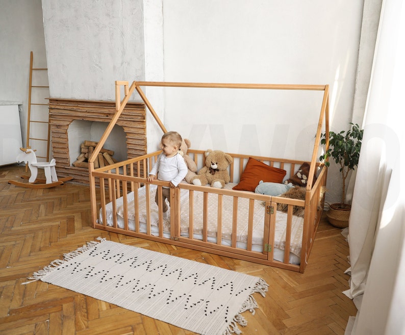 Platform House Bed with Above-Bed Decor - Safe & Engaging Kids Furniture